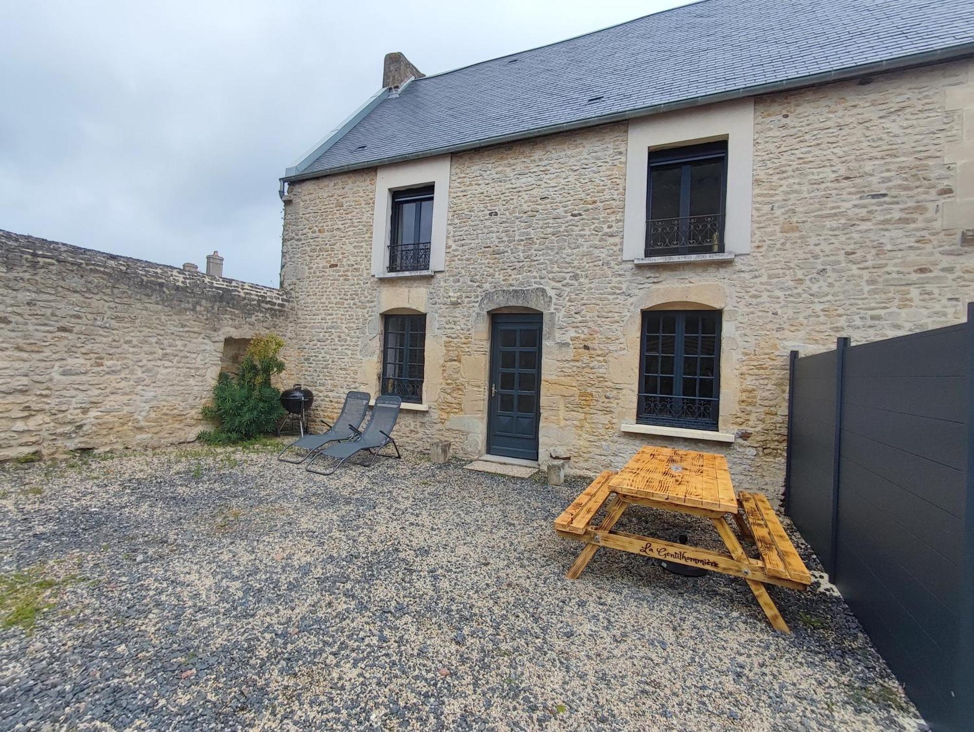 Le Domaine De La Gentilhommiere Situee Entre Bayeux Et Arromanches Les Bains Manvieux Dış mekan fotoğraf